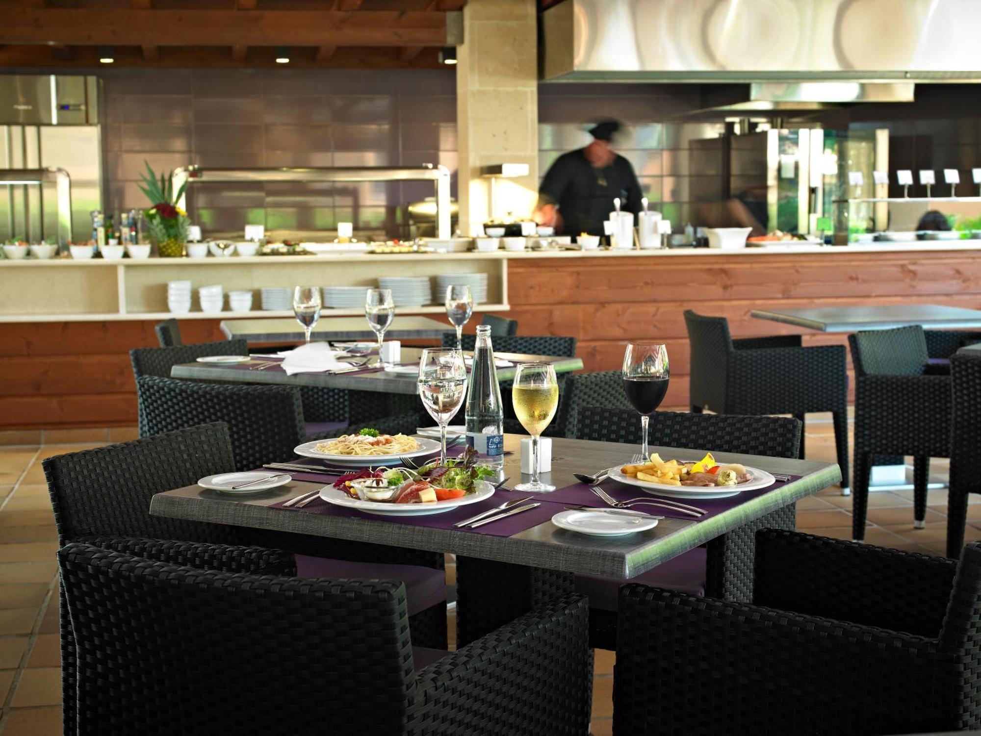 Protur Turo Pins 4* Sup Otel Cala Ratjada  Dış mekan fotoğraf