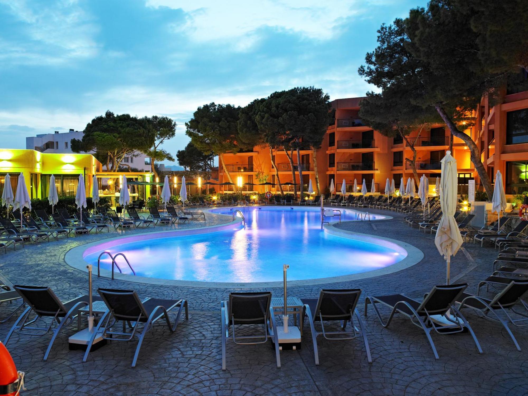 Protur Turo Pins 4* Sup Otel Cala Ratjada  Dış mekan fotoğraf
